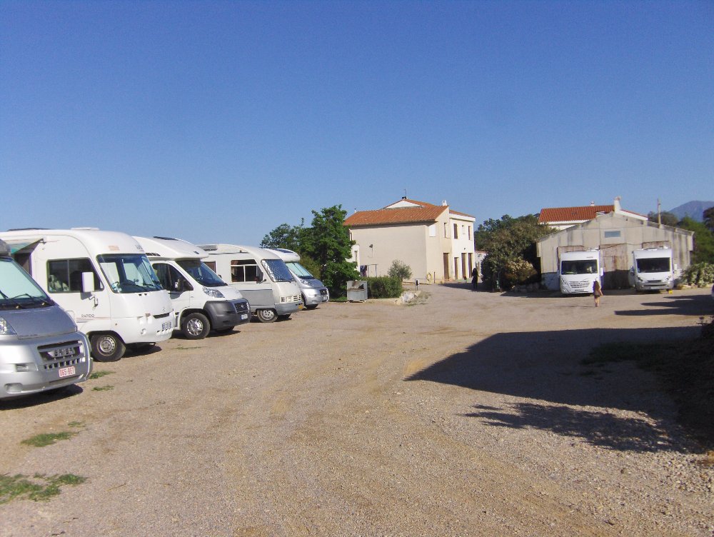 Aire camping-car  Trouillas (66300) - Photo 1